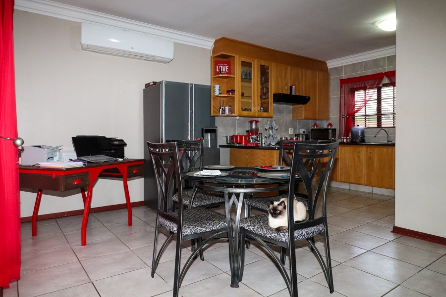 3 Bedroom Property for Sale in Flamwood North West
